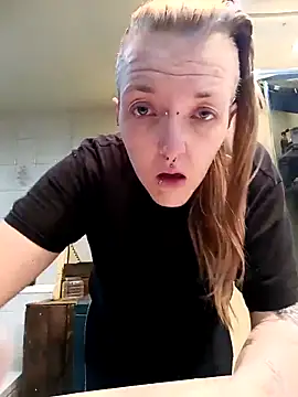 Snapshot of Astrid-Gilbert chatting on 02-17-25, 12:38 Astrid-Gilbert online show from 02-17-25, 12:38