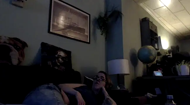 Snapshot of Astrid-Gilbert chatting on 03-02-25, 12:20 Astrid-Gilbert online show from 03-02-25, 12:20