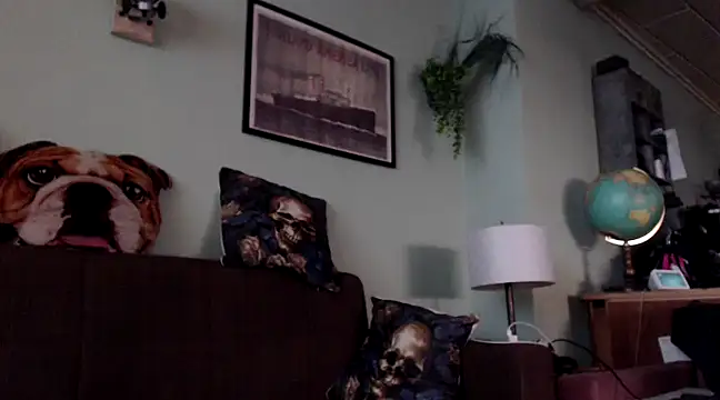 Snapshot of Astrid-Gilbert chatting on 03-02-25, 09:42 Astrid-Gilbert online show from 03-02-25, 09:42