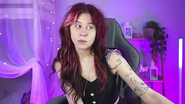 Snapshot of MisaPage chatting on 11-15-25, 12:19 MisaPage online show from 11-15-25, 12:19