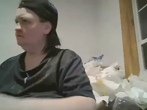 Snapshot of BBWLADY71 chatting on 02-11-25, 03:29 BBWLADY71 online show from 02-11-25, 03:29