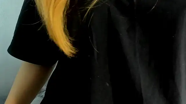 Shanntal  online show from 10-10-25, 07:57