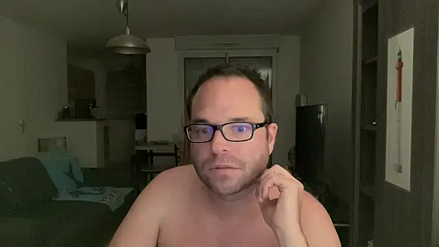 Snapshot of Funnyjul31 chatting on 07-29-26, 04:16 Funnyjul31 online show from 07-29-26, 04:16