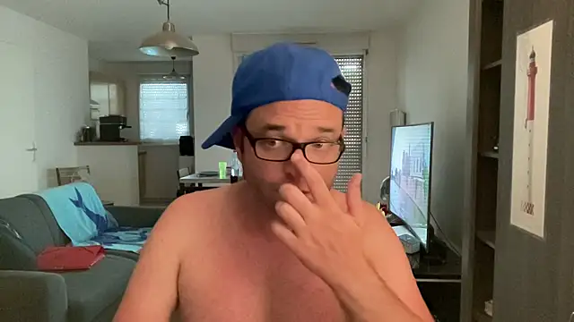 Snapshot of Funnyjul31 chatting on 07-31-26, 04:28 Funnyjul31 online show from 07-31-26, 04:28