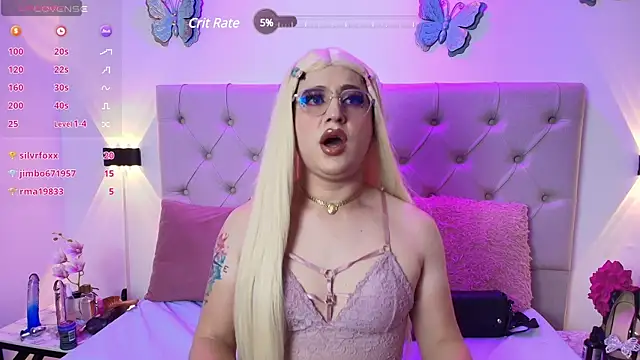 Snapshot of Alyssaa_Hunter chatting on 02-18-25, 01:32 Alyssaa Hunter online show from 02-18-25, 01:32