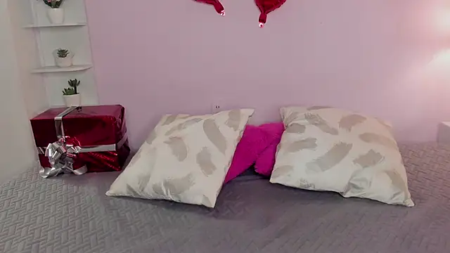 Snapshot of LeilaRasi chatting on 02-13-25, 11:15 LeilaRasi online show from 02-13-25, 11:15