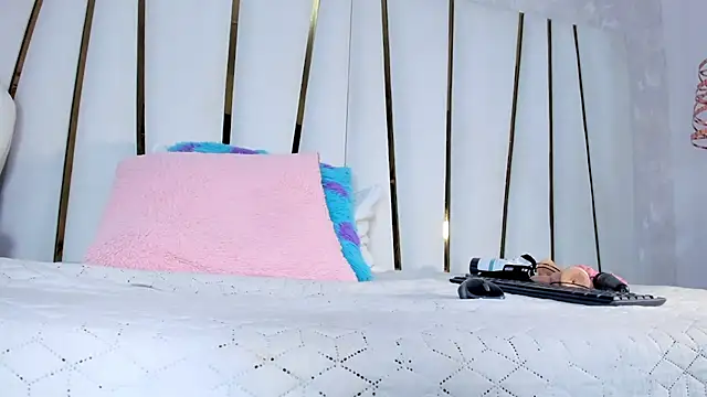 Snapshot of violet_gray_ chatting on 03-05-25, 02:45 violet gray online show from 03-05-25, 02:45