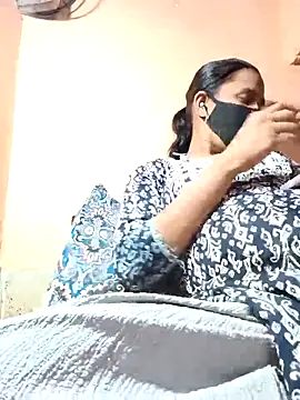 Snapshot of runi31 chatting on 09-10-25, 05:57 runi31 online show from 09-10-25, 05:57