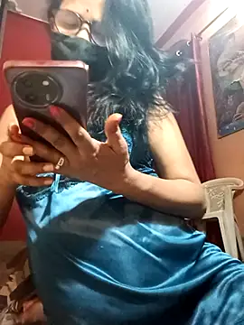 Snapshot of runi31 chatting on 11-08-25, 06:07 runi31 online show from 11-08-25, 06:07