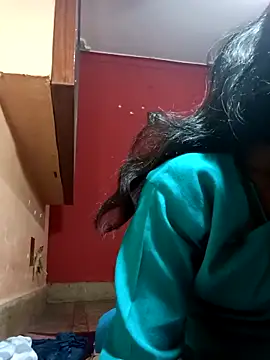 Snapshot of runi31 chatting on 11-10-25, 06:07 runi31 online show from 11-10-25, 06:07