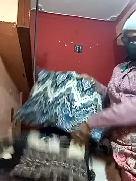 Snapshot of runi31 chatting on 12-22-25, 05:54 runi31 online show from 12-22-25, 05:54