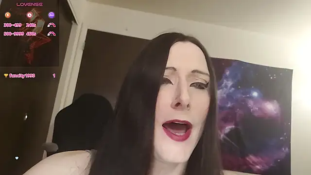 Snapshot of Ivyrose4999 chatting on 11-06-25, 04:08 Ivyrose4999 online show from 11-06-25, 04:08