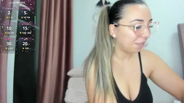 Snapshot of LadyLyanna chatting on 07-31-26, 11:48 LadyLyanna online show from 07-31-26, 11:48