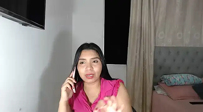 Snapshot of Antoneella_vz chatting on 01-27-25, 12:12 Antoneella vz online show from 01-27-25, 12:12