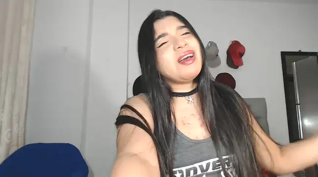 Snapshot of Antoneella_vz chatting on 02-21-25, 02:50 Antoneella vz online show from 02-21-25, 02:50