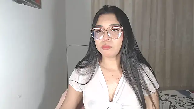 Snapshot of Antoneella_vz chatting on 02-24-25, 08:06 Antoneella vz online show from 02-24-25, 08:06