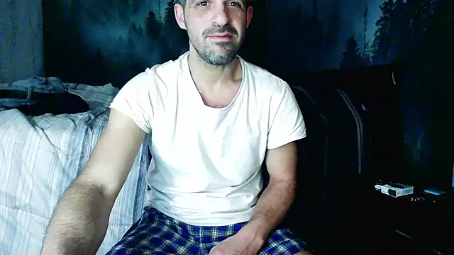 Snapshot of Troyt87 chatting on 01-21-25, 02:05 Troyt87 online show from 01-21-25, 02:05