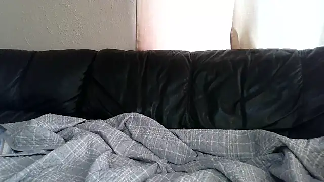 Snapshot of Troyt87 chatting on 03-22-25, 10:48 Troyt87 online show from 03-22-25, 10:48