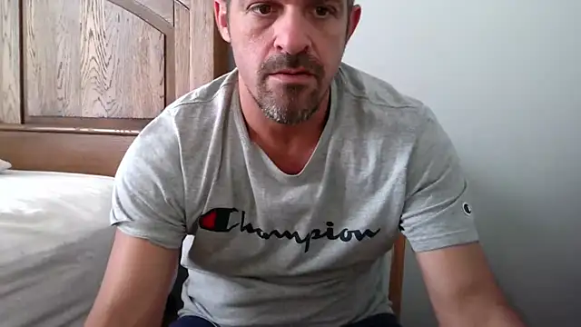 Snapshot of Troyt87 chatting on 10-21-25, 03:13 Troyt87 online show from 10-21-25, 03:13