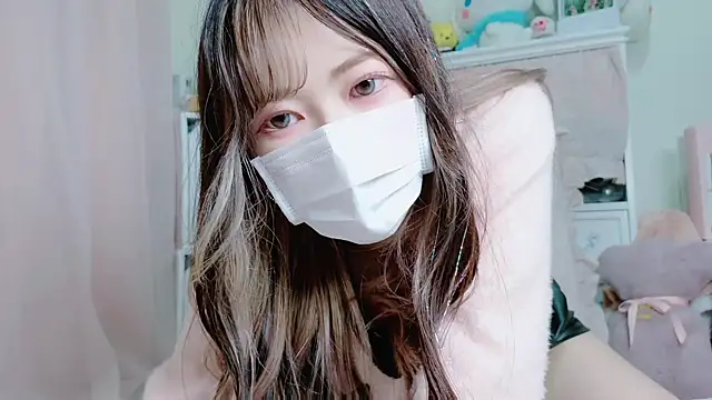 Snapshot of Megu-mimi chatting on 03-11-25, 04:18 Megu-mimi online show from 03-11-25, 04:18