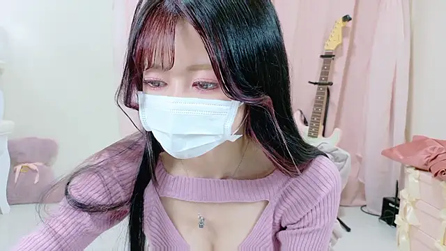 Snapshot of Megu-mimi chatting on 09-17-25, 11:23 Megu-mimi online show from 09-17-25, 11:23