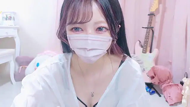 Snapshot of Megu-mimi chatting on 09-23-25, 01:14 Megu-mimi online show from 09-23-25, 01:14