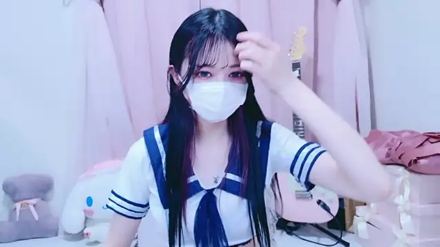 Snapshot of Megu-mimi chatting on 12-14-25, 10:31 Megu-mimi online show from 12-14-25, 10:31