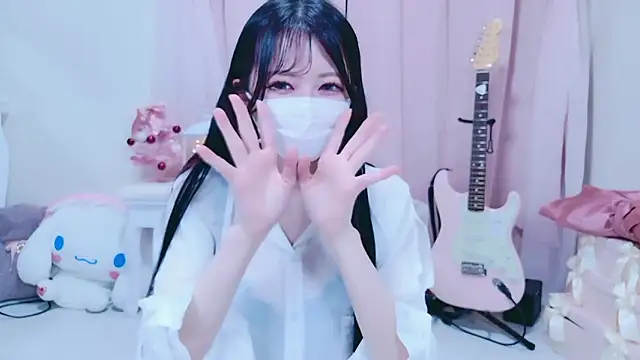 Snapshot of Megu-mimi chatting on 12-20-25, 08:32 Megu-mimi online show from 12-20-25, 08:32