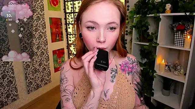 Snapshot of Maya_Light chatting on 03-07-25, 01:42 Maya Light online show from 03-07-25, 01:42