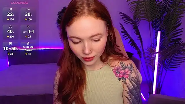 Snapshot of Maya_Light chatting on 12-22-25, 02:08 Maya Light online show from 12-22-25, 02:08