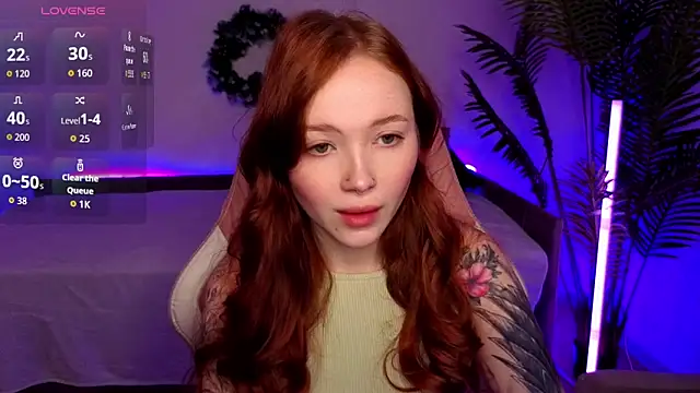 Snapshot of Maya_Light chatting on 01-15-26, 01:43 Maya Light online show from 01-15-26, 01:43