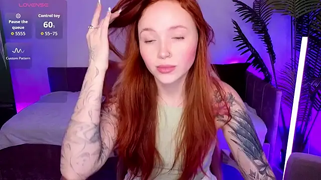 Snapshot of Maya_Light chatting on 02-11-26, 08:41 Maya Light online show from 02-11-26, 08:41