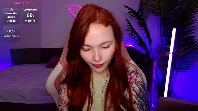 Snapshot of Maya_Light chatting on 02-18-26, 01:56 Maya Light online show from 02-18-26, 01:56