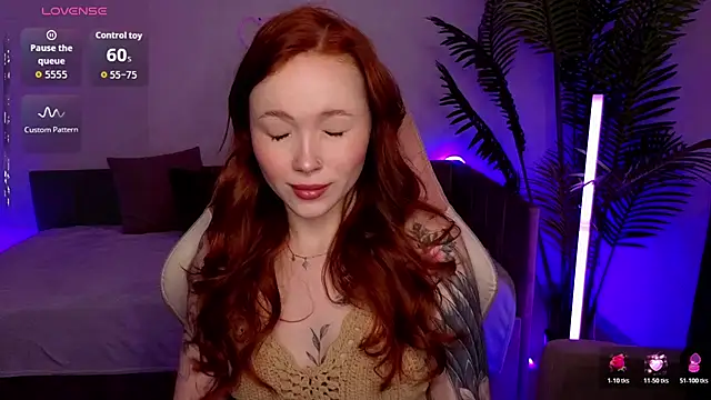 Snapshot of Maya_Light chatting on 02-21-26, 01:28 Maya Light online show from 02-21-26, 01:28