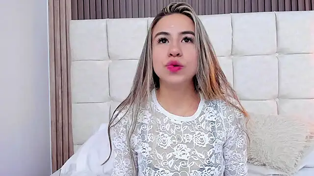 Ariana greenblat online show from 04-17-26, 05:16