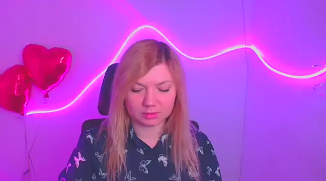 Snapshot of Lola_moree chatting on 02-27-25, 06:40 Lola moree online show from 02-27-25, 06:40