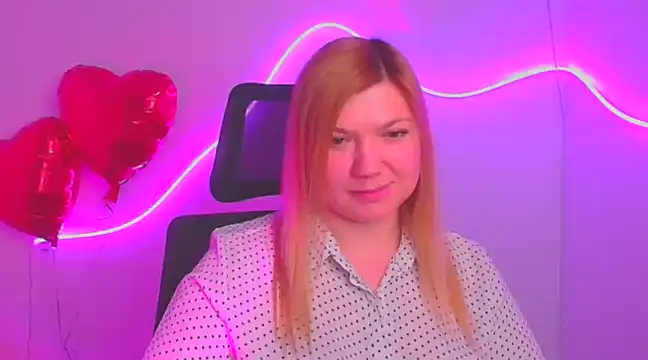 Snapshot of Lola_moree chatting on 03-10-25, 03:20 Lola moree online show from 03-10-25, 03:20