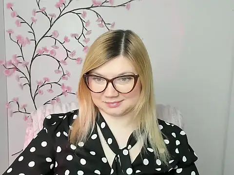 Snapshot of Lola_moree chatting on 03-03-26, 12:33 Lola moree online show from 03-03-26, 12:33