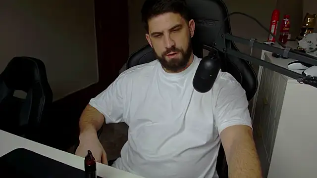 Snapshot of lucas_kazimm chatting on 02-15-25, 03:17 lucas kazimm online show from 02-15-25, 03:17