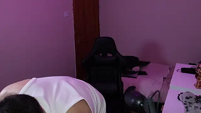 Snapshot of lucas_kazimm chatting on 02-17-25, 07:42 lucas kazimm online show from 02-17-25, 07:42