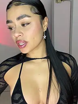 Snapshot of meli_ortiz_ chatting on 10-13-25, 01:33 meli ortiz online show from 10-13-25, 01:33