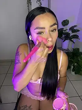 Snapshot of meli_ortiz_ chatting on 02-11-26, 02:22 meli ortiz online show from 02-11-26, 02:22