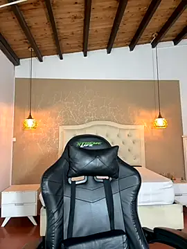 Hadley  online show from 09-13-25, 03:17