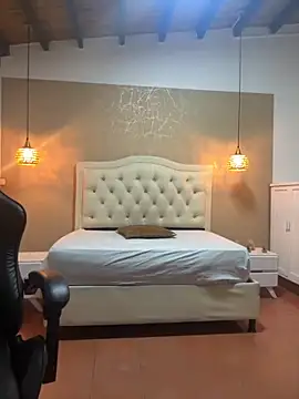 Hadley  online show from 09-14-25, 04:39