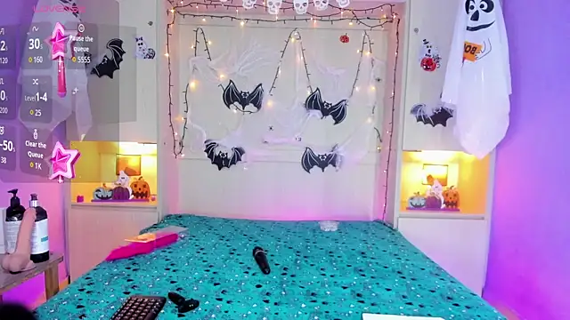 Snapshot of CandyyMaria chatting on 10-28-25, 08:00 CandyyMaria online show from 10-28-25, 08:00