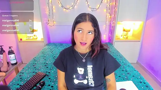 Snapshot of CandyyMaria chatting on 11-03-25, 07:48 CandyyMaria online show from 11-03-25, 07:48