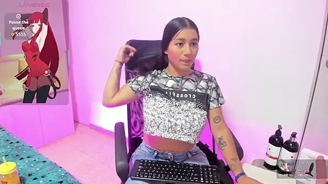 Snapshot of CandyyMaria chatting on 11-12-25, 07:57 CandyyMaria online show from 11-12-25, 07:57