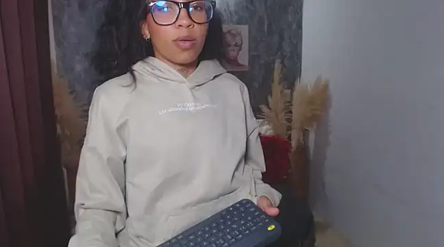 Snapshot of dulcetaylorss chatting on 02-27-25, 03:48 dulcetaylorss online show from 02-27-25, 03:48