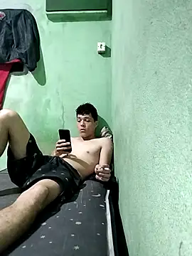 Snapshot of JapeDoBryan chatting on 03-08-25, 09:06 JapeDoBryan online show from 03-08-25, 09:06