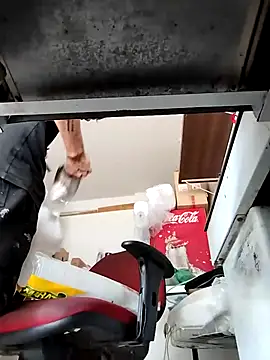 Snapshot of JapeDoBryan chatting on 03-21-25, 05:34 JapeDoBryan online show from 03-21-25, 05:34